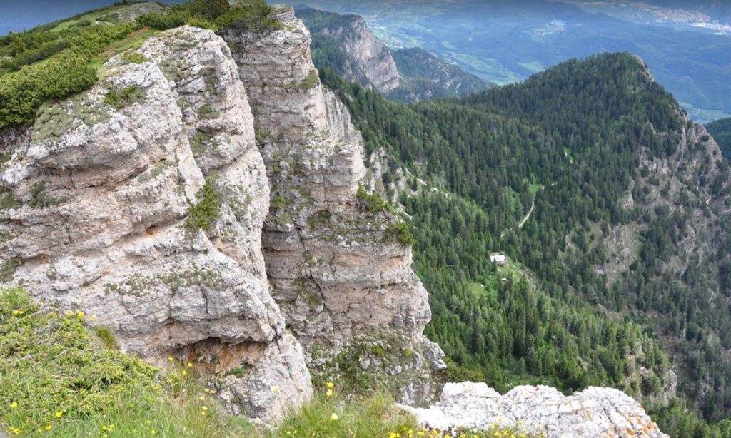 Rifugio-Oltradige-al-Roen---Überetscher-Hütte-panorama
